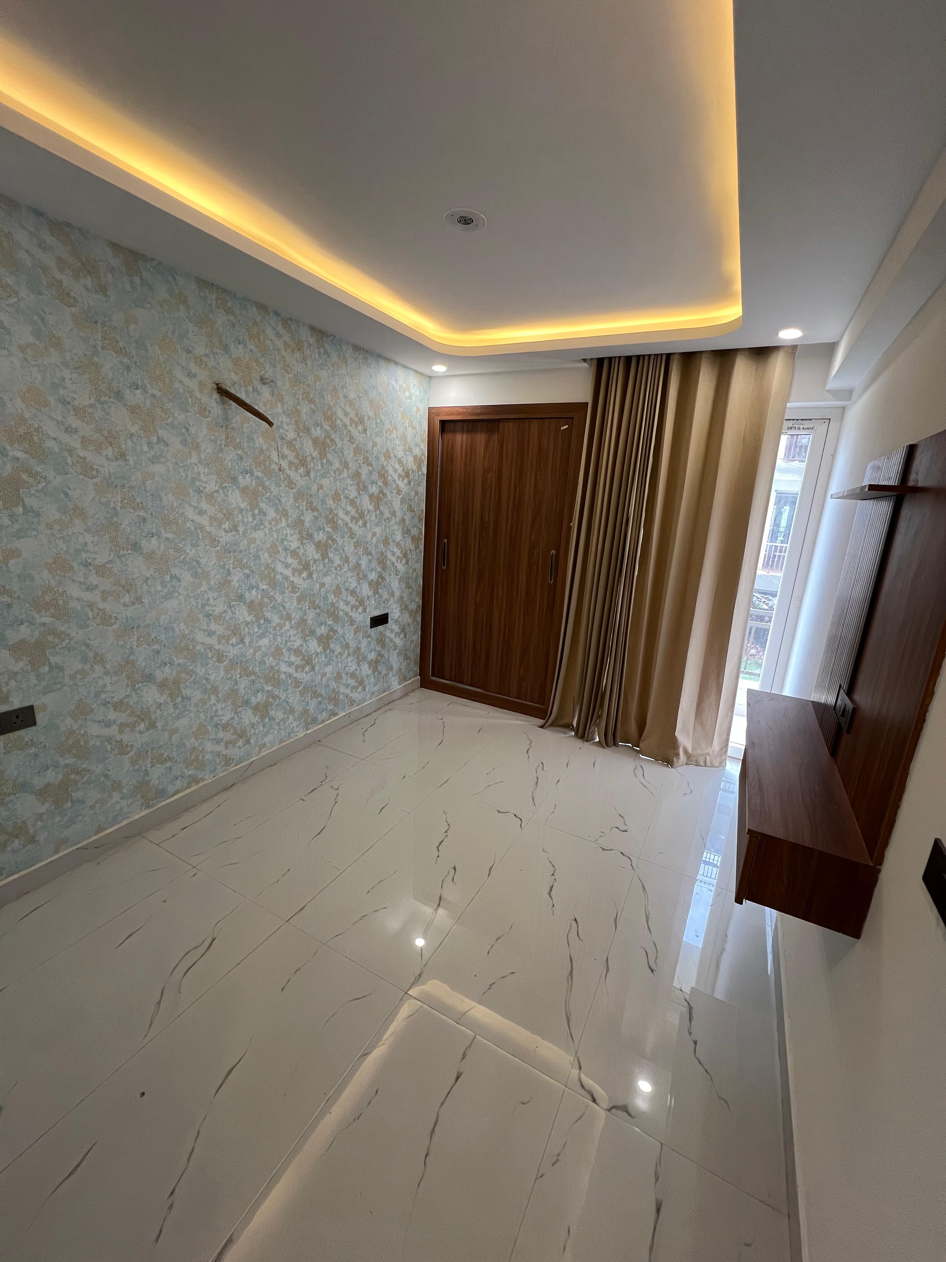 3 BHK LUXURY FLAT 2 SIDED OPEN ONLY 70 LACS